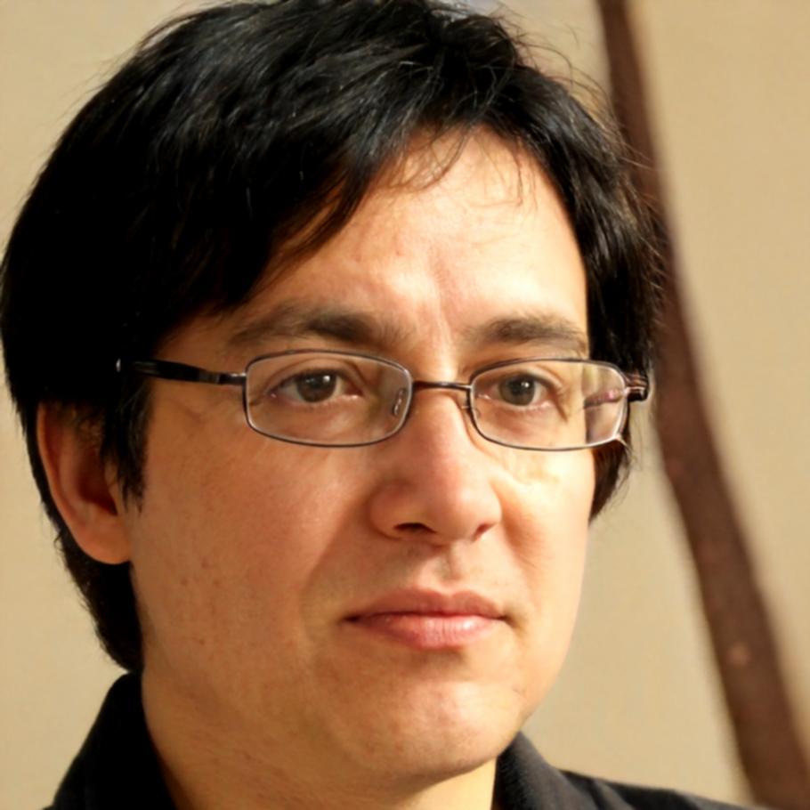 Portrait of Taegon Kwak, senior budget analyst with fifteen years of experience in financial reporting