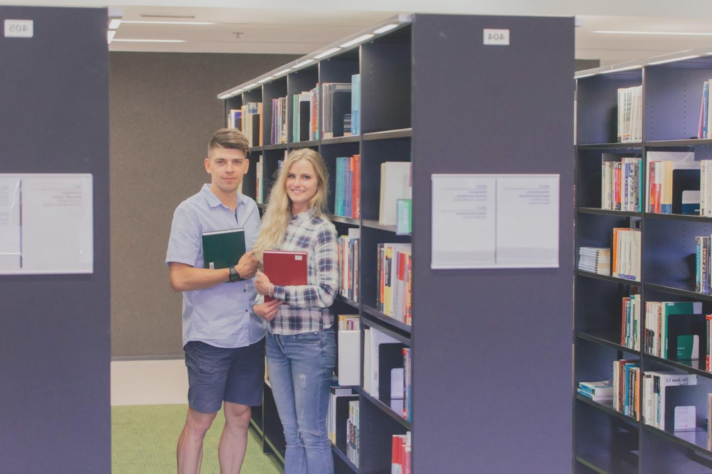 Budget reporting training facility with modern workstations and collaborative learning spaces